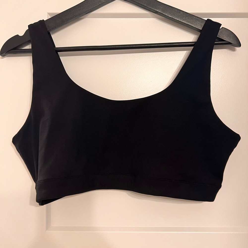Everlane Perform Sports Bra